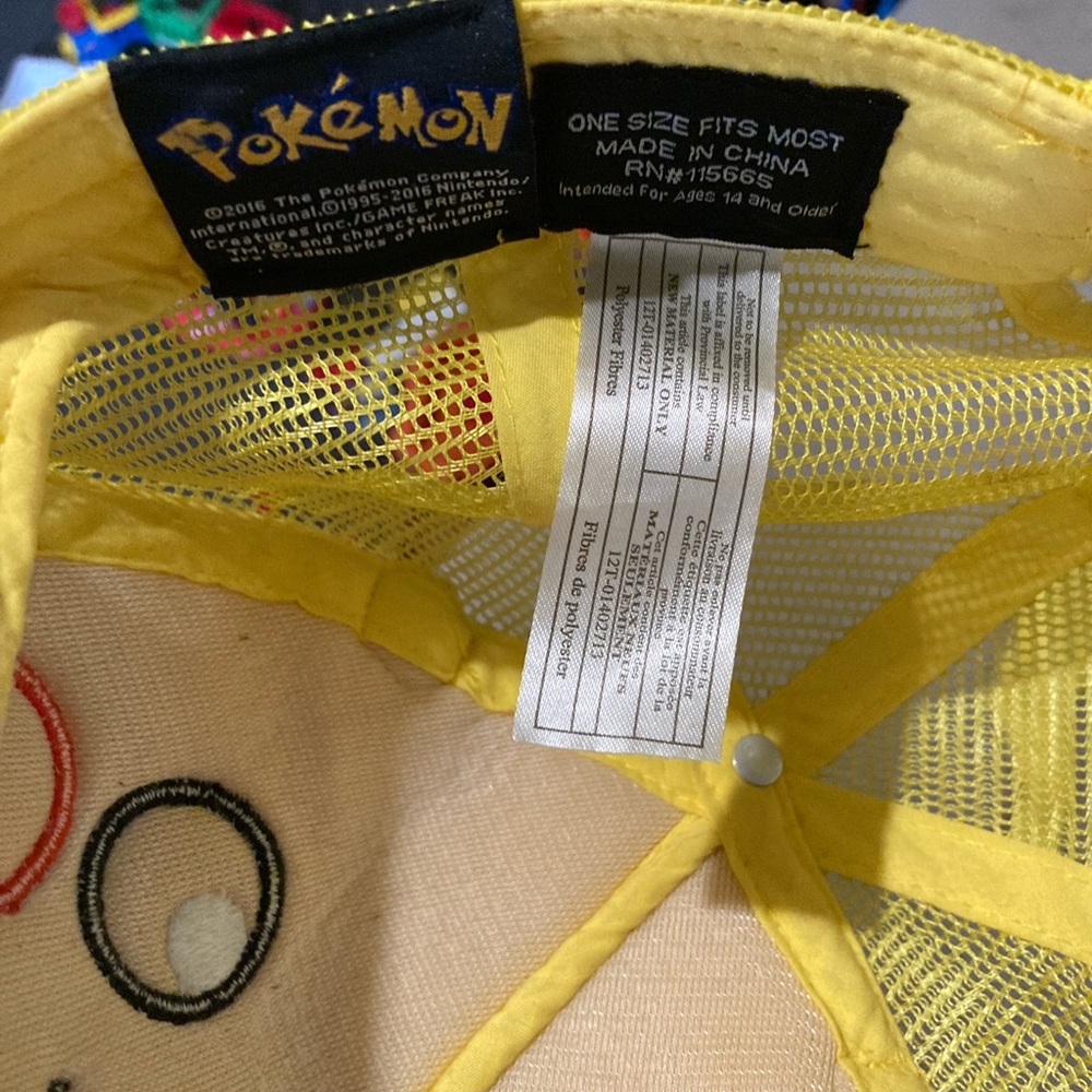 Unisex Pokémon Pikachu SnapBack and Beanie Set - Picture 6 of 9